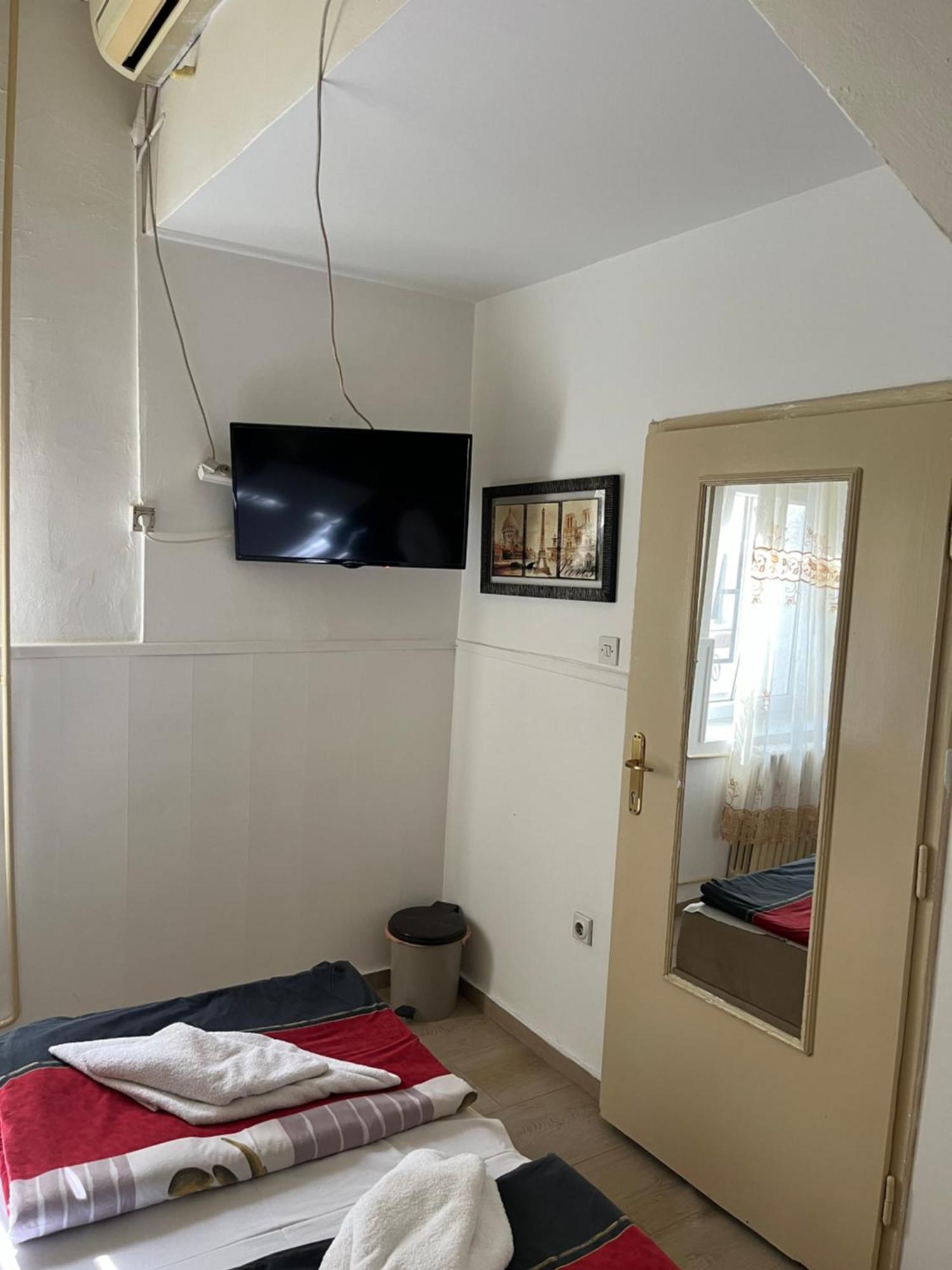 Sobe Sa Sopstvenim Kupatilom Private Rooms Bathroom In Center 诺威萨 外观 照片