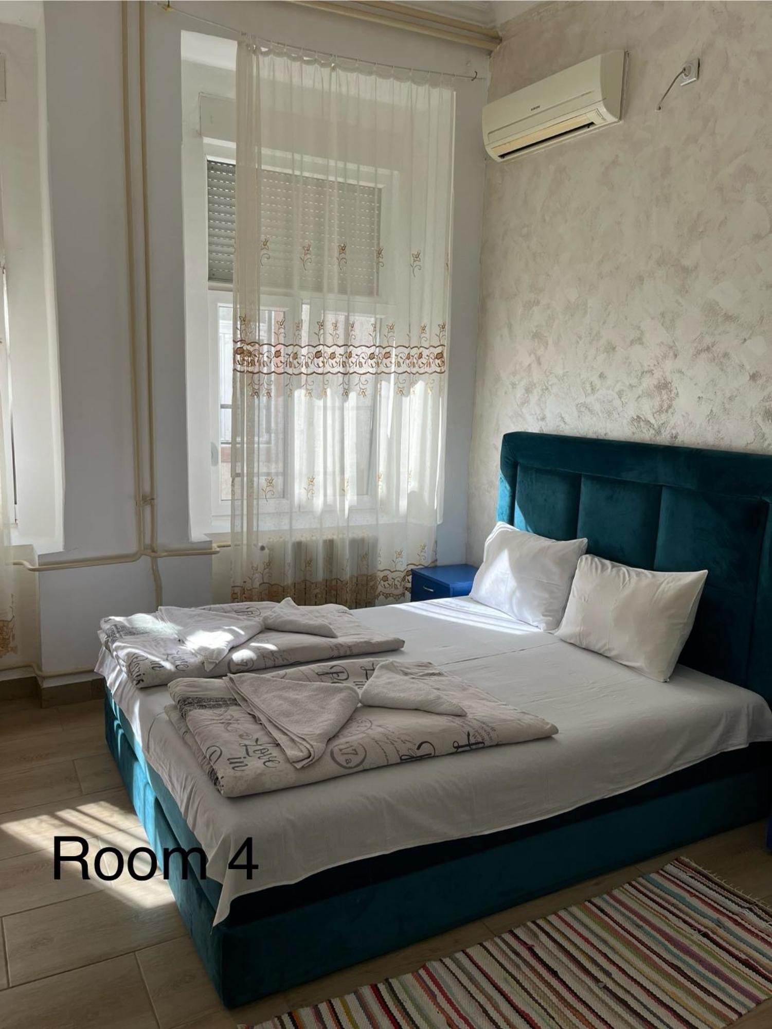Sobe Sa Sopstvenim Kupatilom Private Rooms Bathroom In Center 诺威萨 外观 照片
