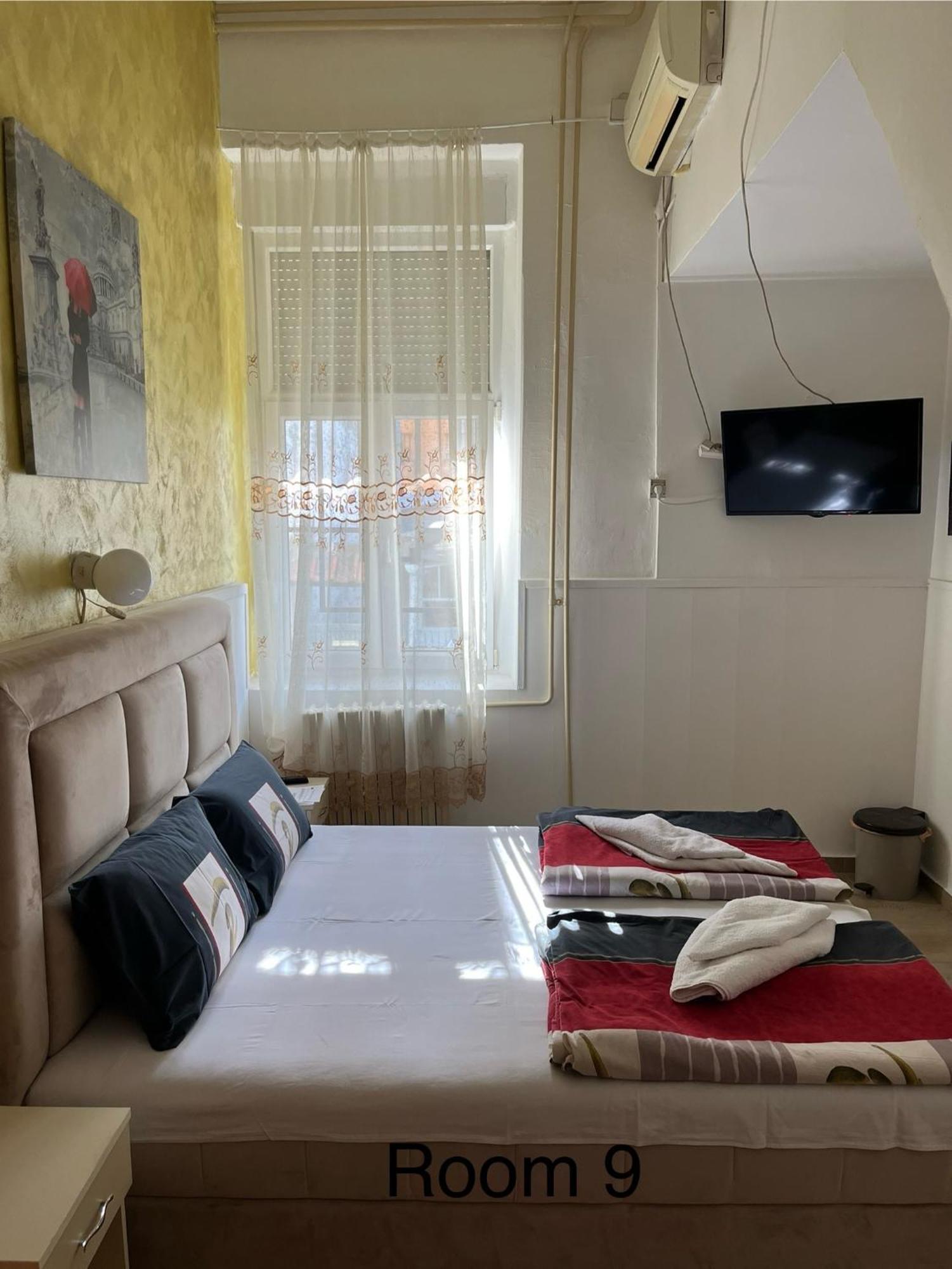 Sobe Sa Sopstvenim Kupatilom Private Rooms Bathroom In Center 诺威萨 外观 照片