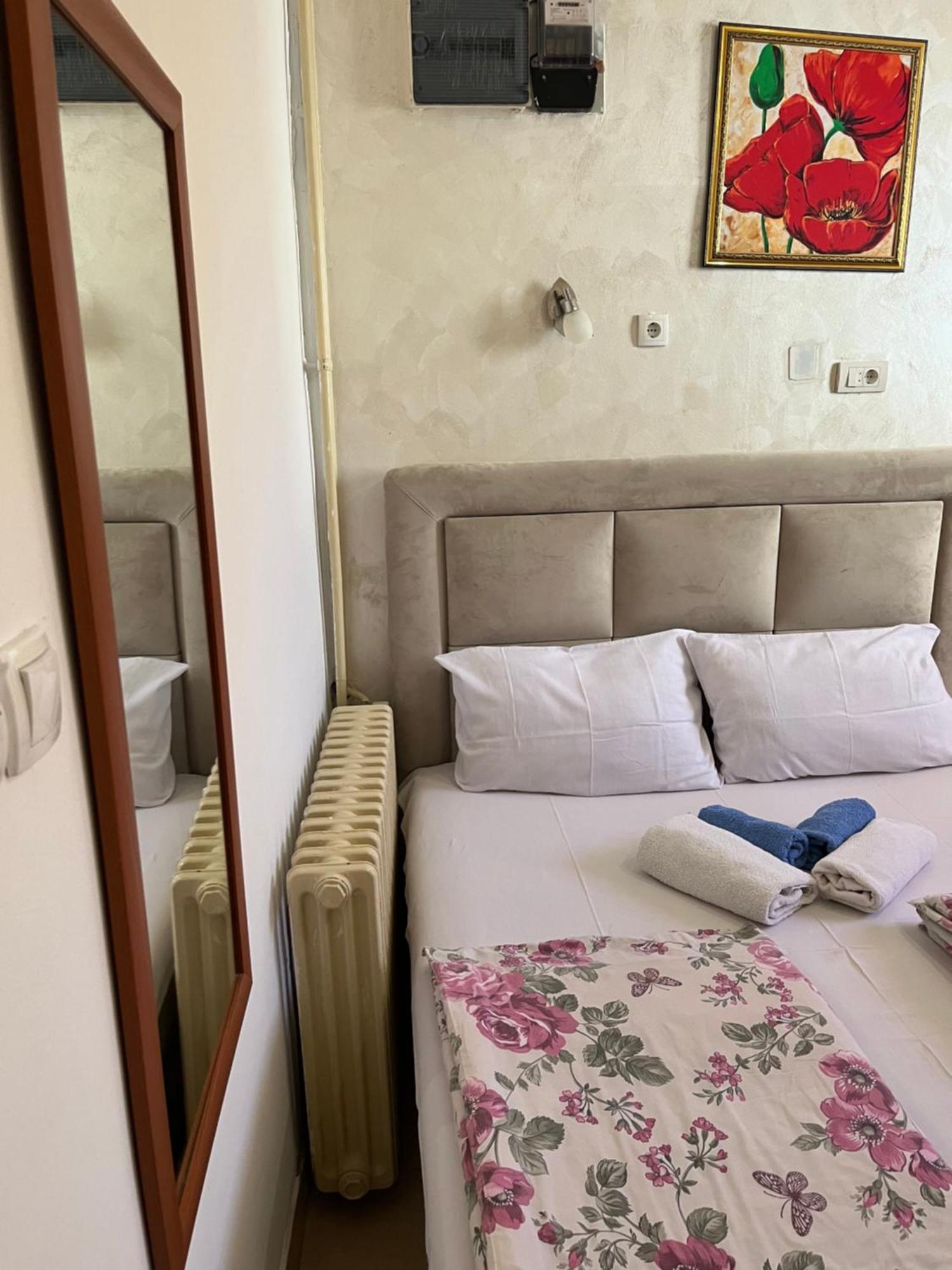 Sobe Sa Sopstvenim Kupatilom Private Rooms Bathroom In Center 诺威萨 外观 照片