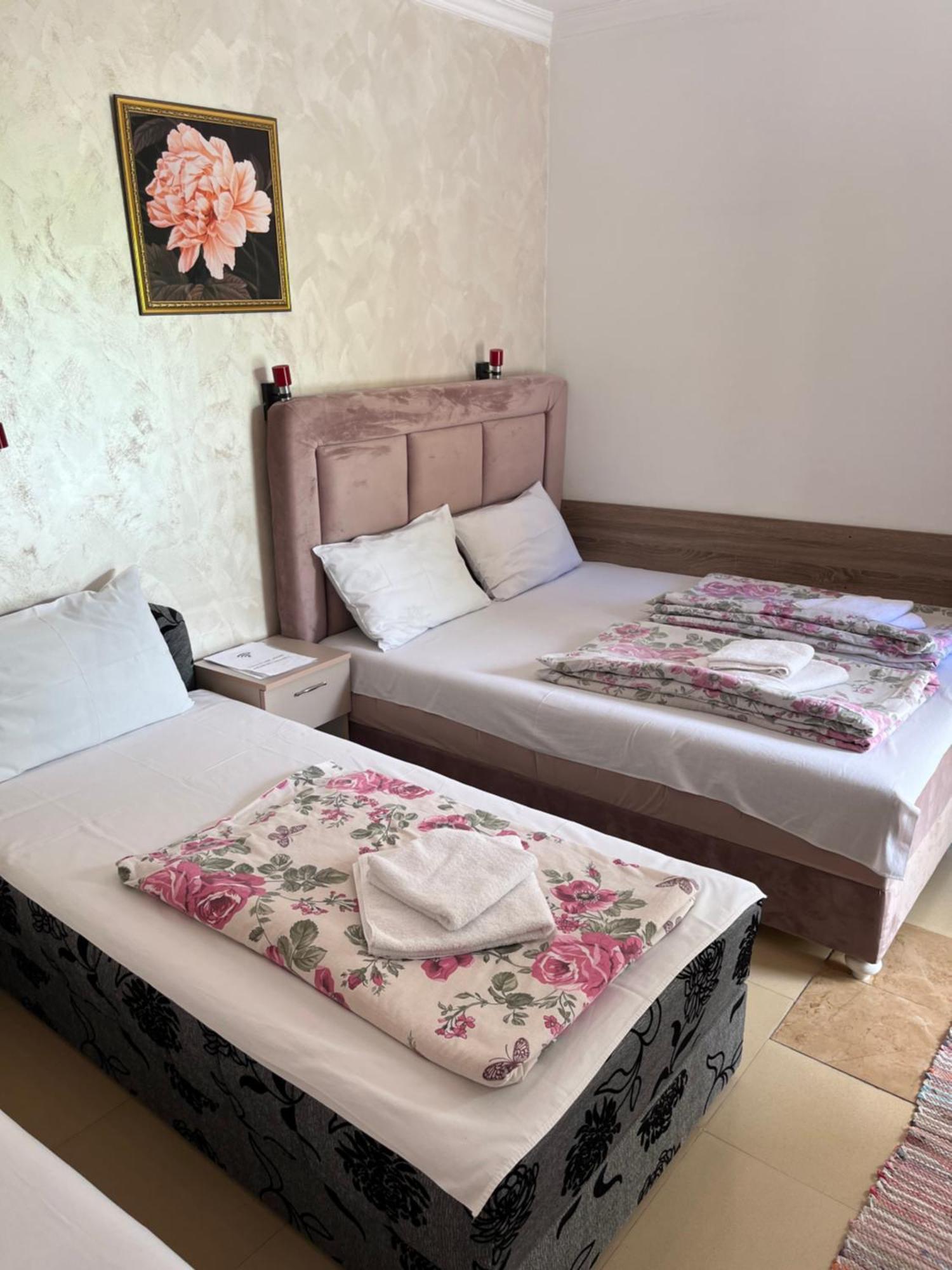 Sobe Sa Sopstvenim Kupatilom Private Rooms Bathroom In Center 诺威萨 外观 照片