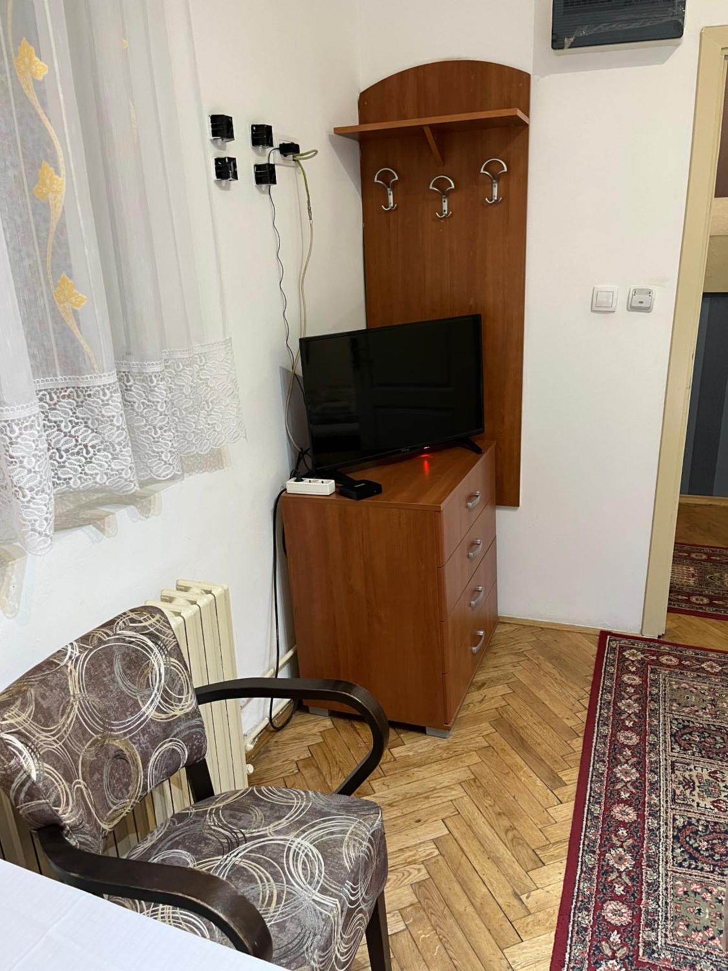 Sobe Sa Sopstvenim Kupatilom Private Rooms Bathroom In Center 诺威萨 外观 照片