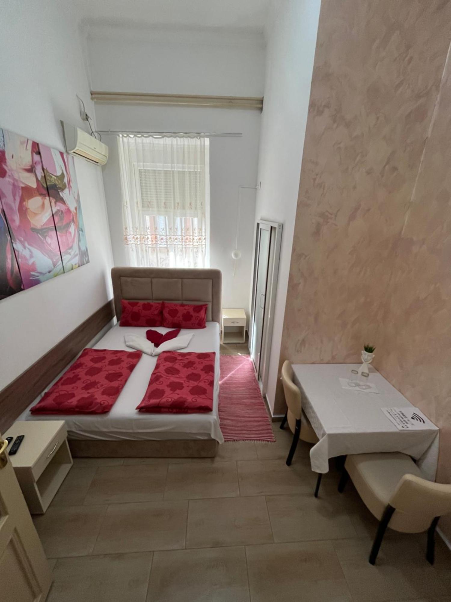 Sobe Sa Sopstvenim Kupatilom Private Rooms Bathroom In Center 诺威萨 外观 照片