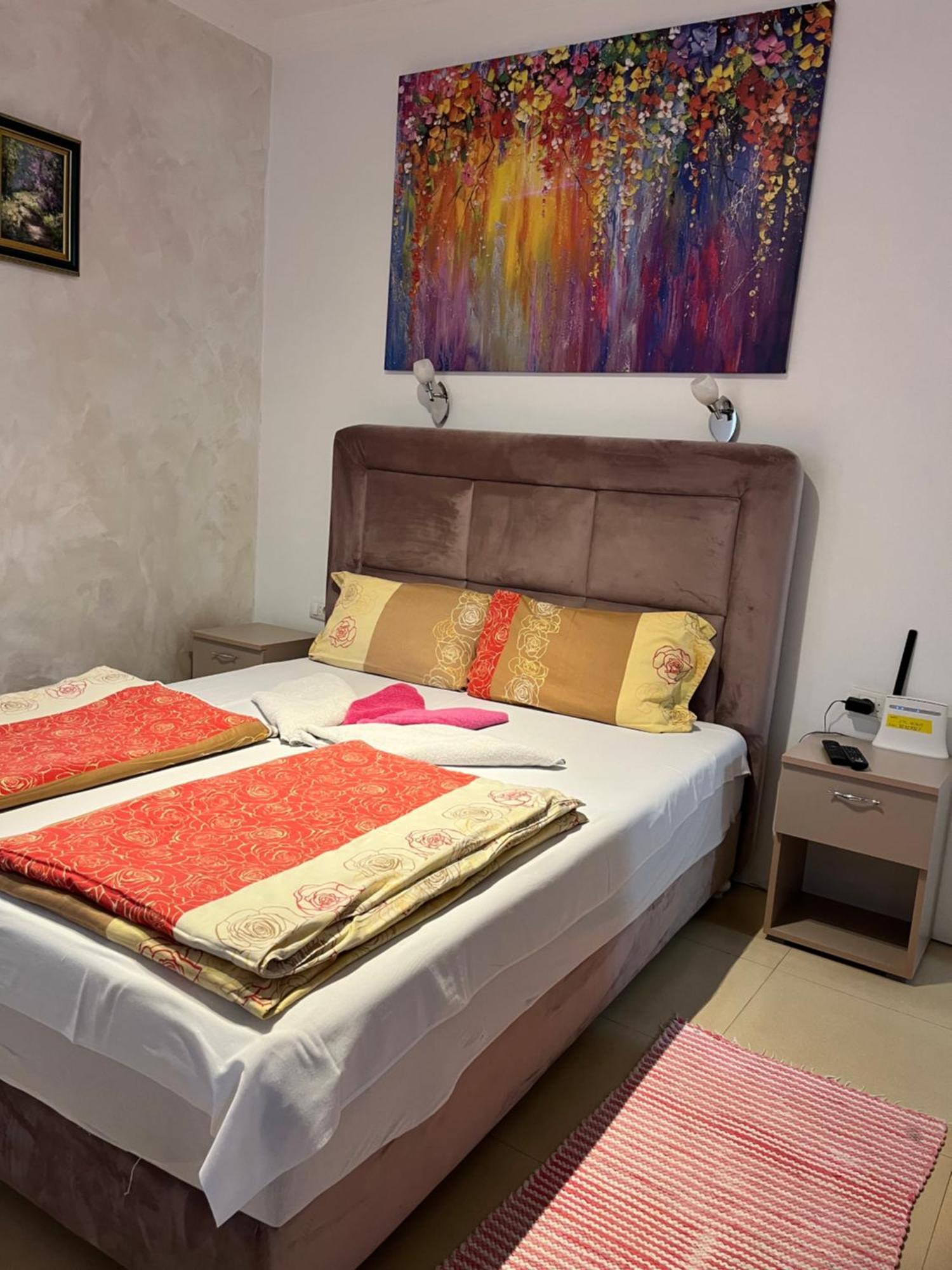 Sobe Sa Sopstvenim Kupatilom Private Rooms Bathroom In Center 诺威萨 外观 照片