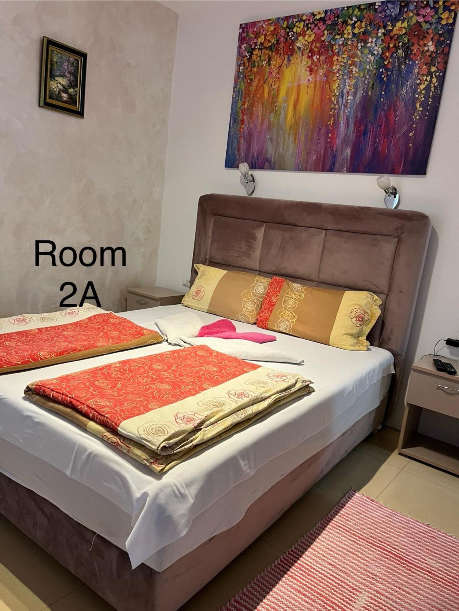 Sobe Sa Sopstvenim Kupatilom Private Rooms Bathroom In Center 诺威萨 外观 照片