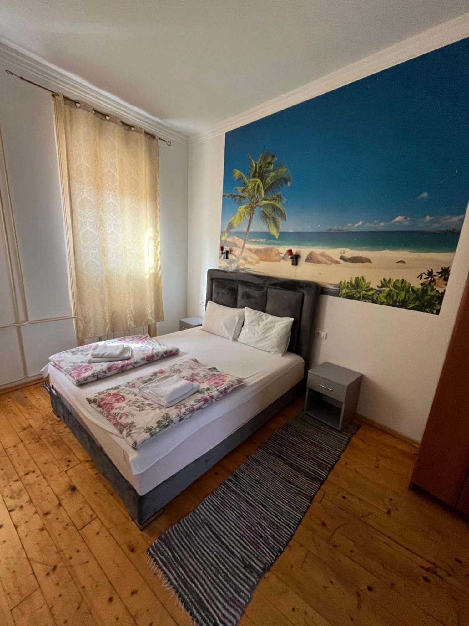 Sobe Sa Sopstvenim Kupatilom Private Rooms Bathroom In Center 诺威萨 外观 照片