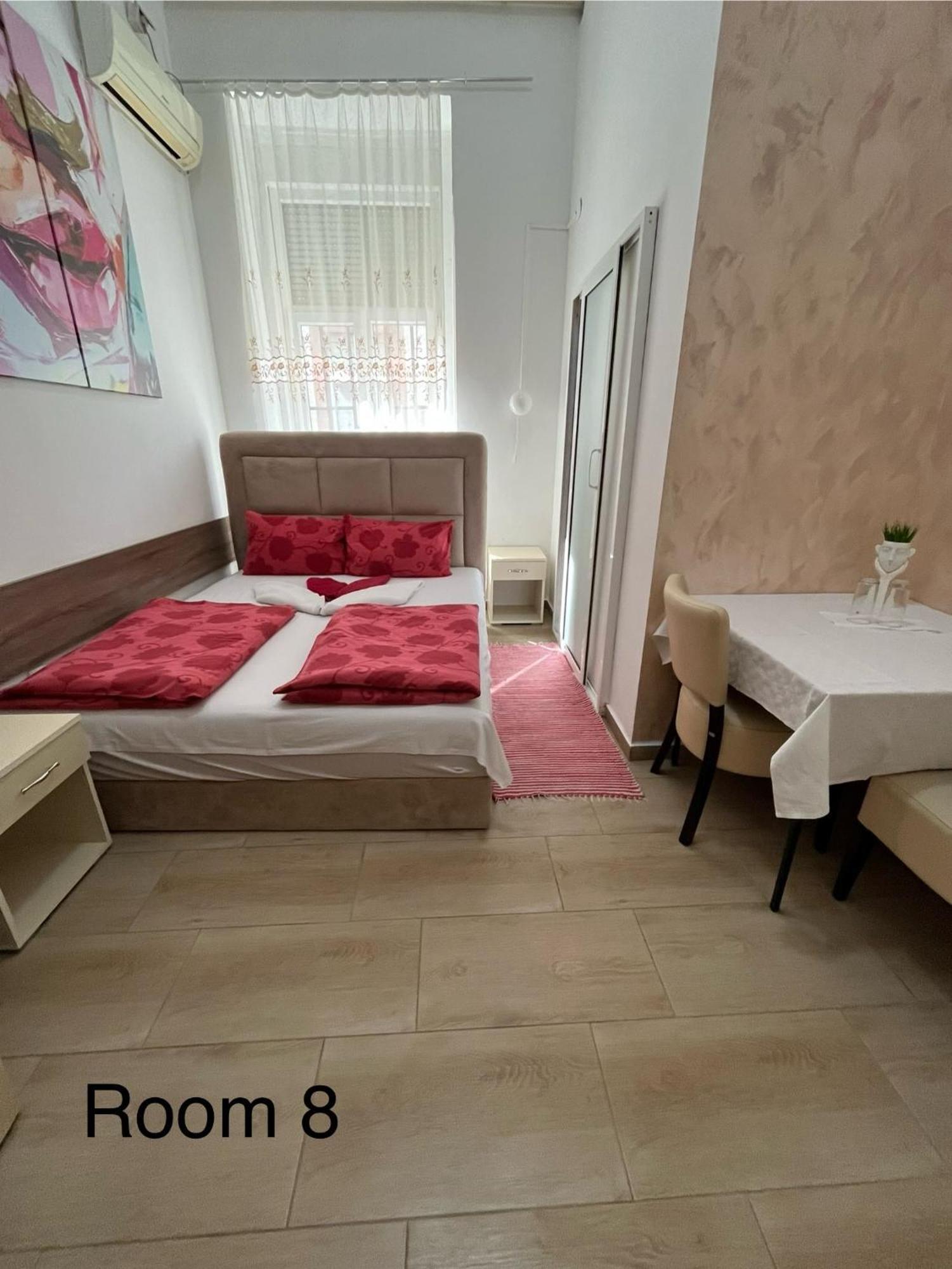 Sobe Sa Sopstvenim Kupatilom Private Rooms Bathroom In Center 诺威萨 外观 照片
