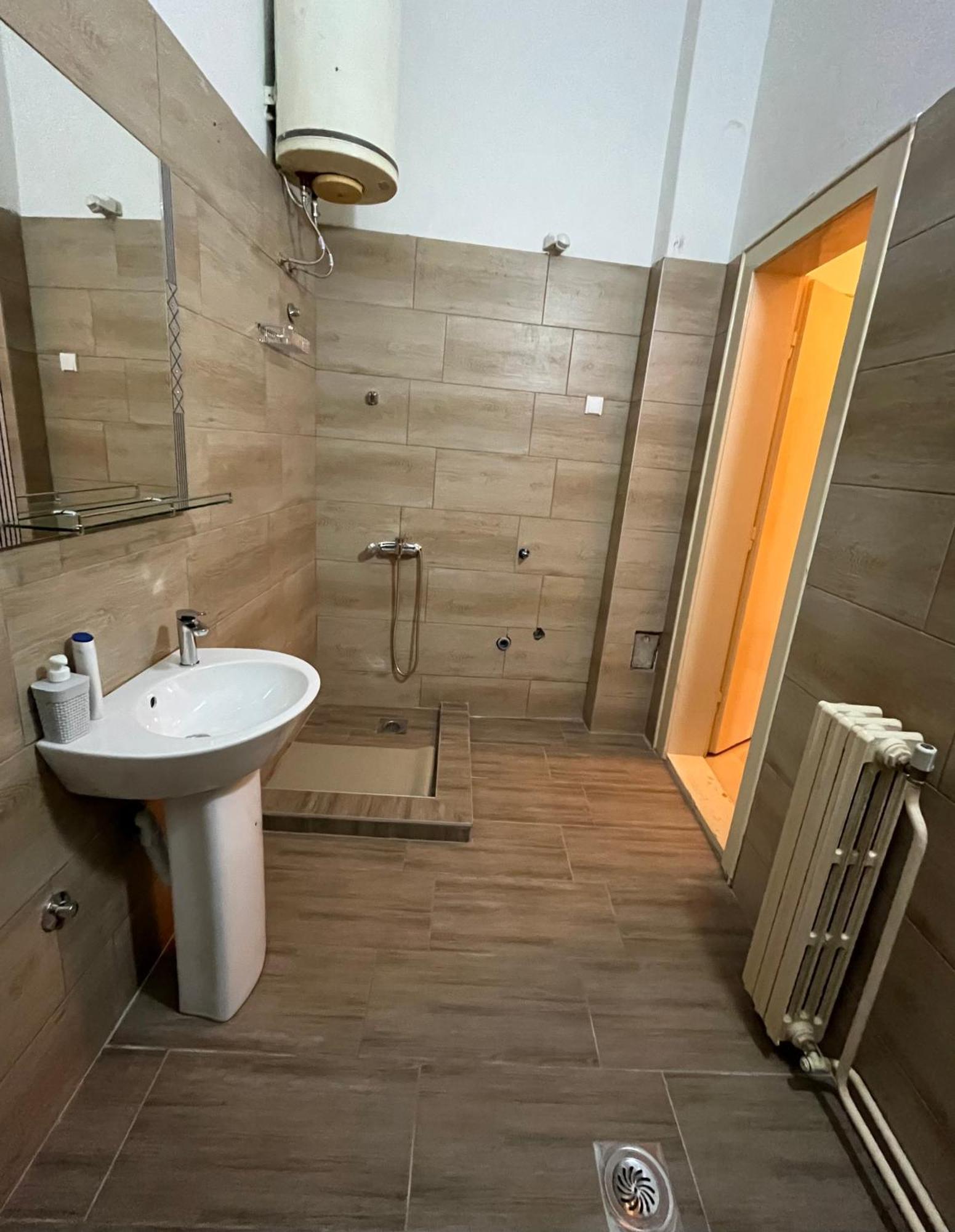 Sobe Sa Sopstvenim Kupatilom Private Rooms Bathroom In Center 诺威萨 外观 照片